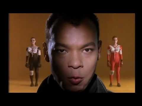 Fine Young Cannibals - She Drives Me Crazy (1989)