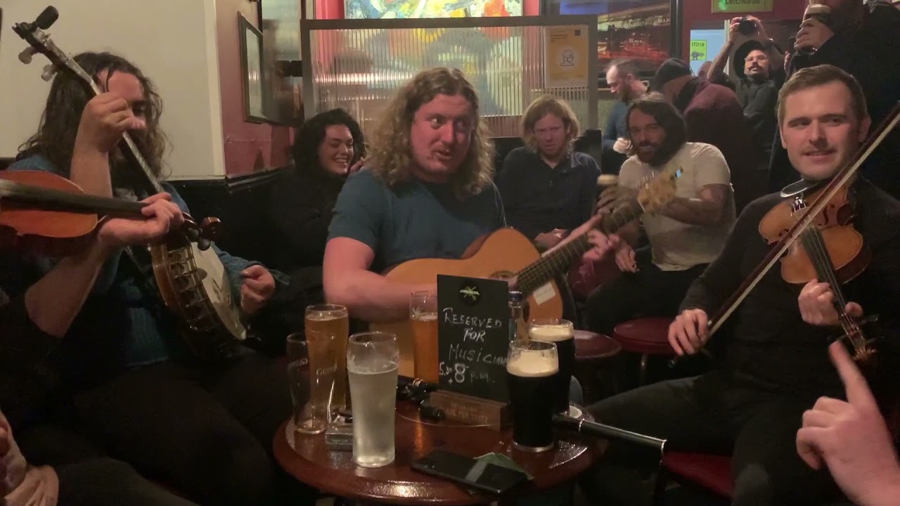 Ispíní na hÉireann- Please Don't Start The Fun live (#culturecobblestone challenge)