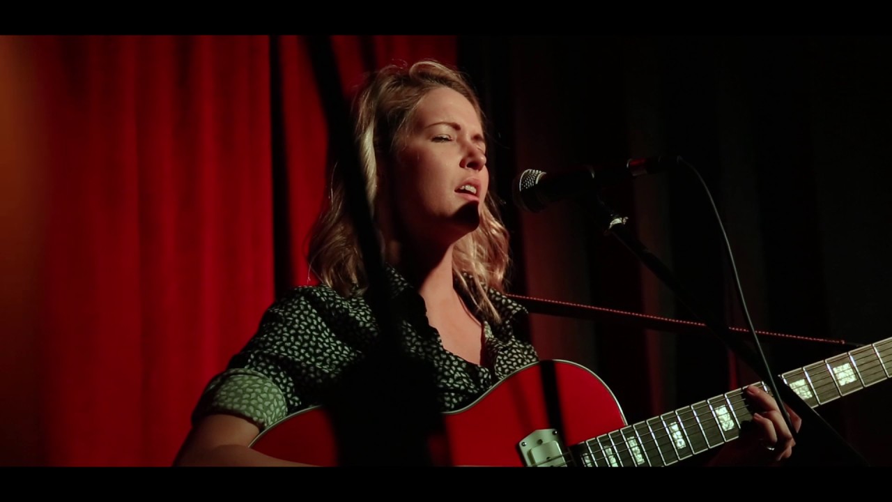 Ailbhe Reddy - Relent (Live at the Ruby Sessions)