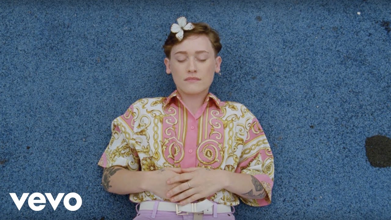 SOAK - Everybody Loves You (Official Video)