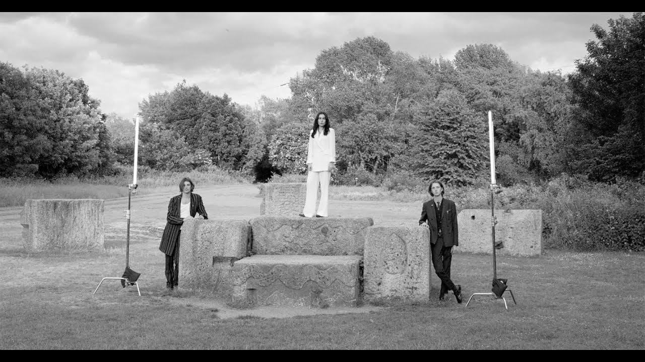 SINEAD O BRIEN - Taking On Time