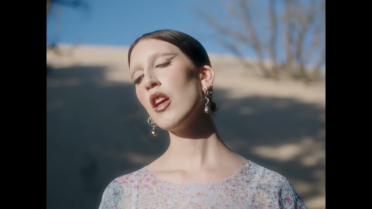 Claude - twenty something (Official Video)