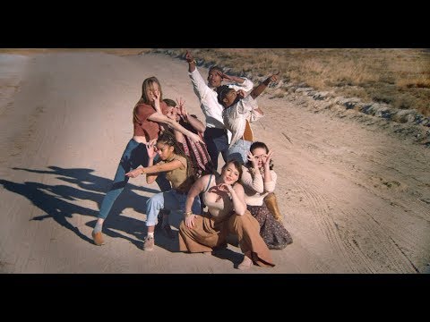 Sylvan Esso - PARAD(w/m)E [OFFICIAL VIDEO]