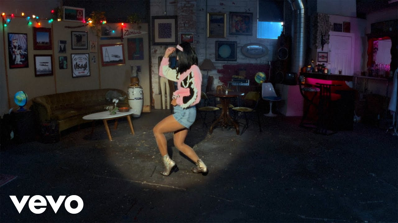 Khruangbin - White Gloves ii (Official Video)