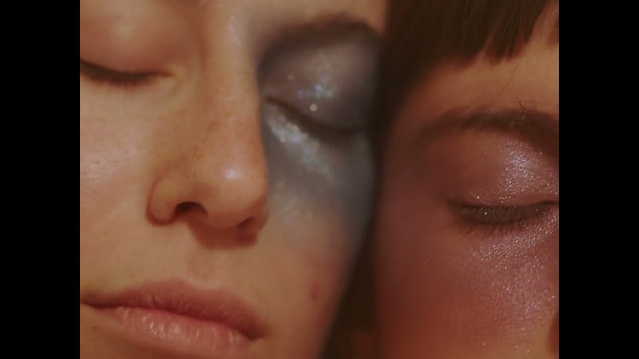 Holly Munro - Out of Style (Official Video)