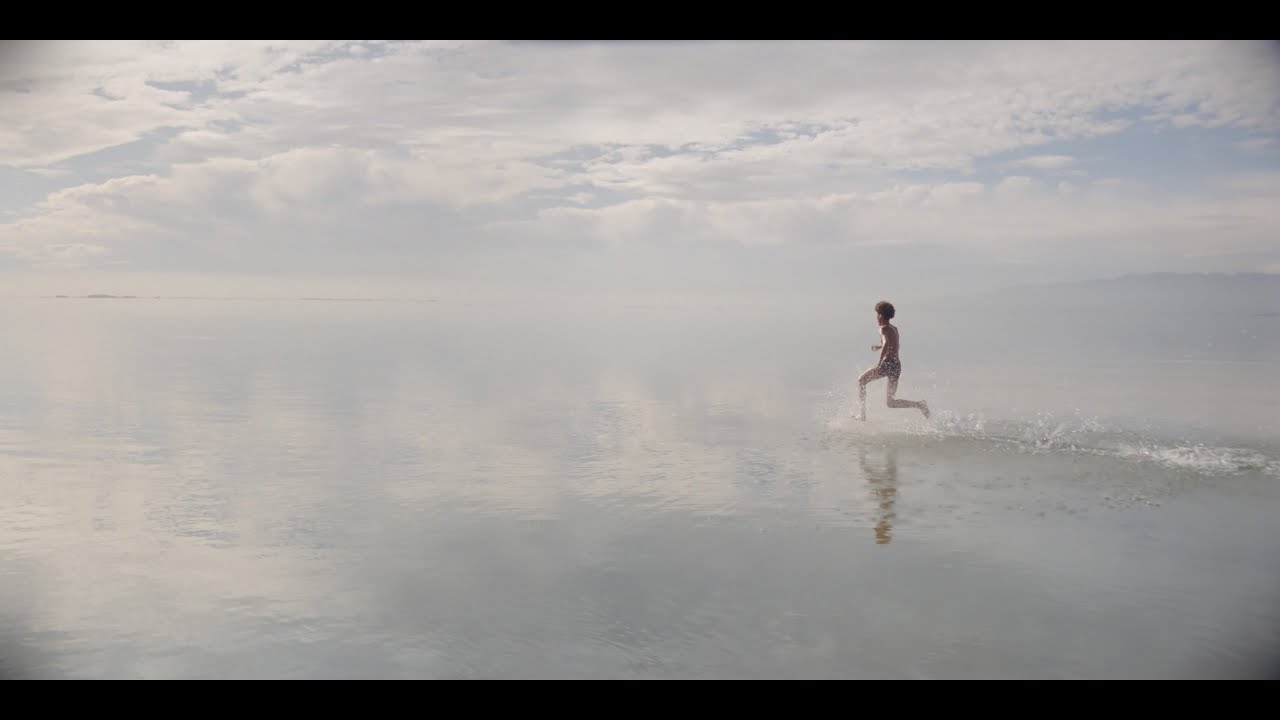 Arctic Monkeys – Opening Night (Visualiser) – HELP(2)