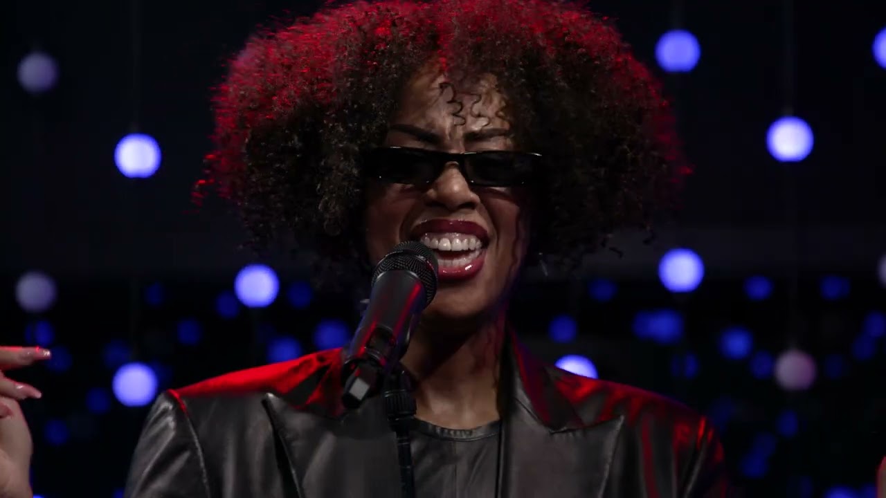 Rochelle Jordan - DANCING ELEPHANTS (Live on KEXP)