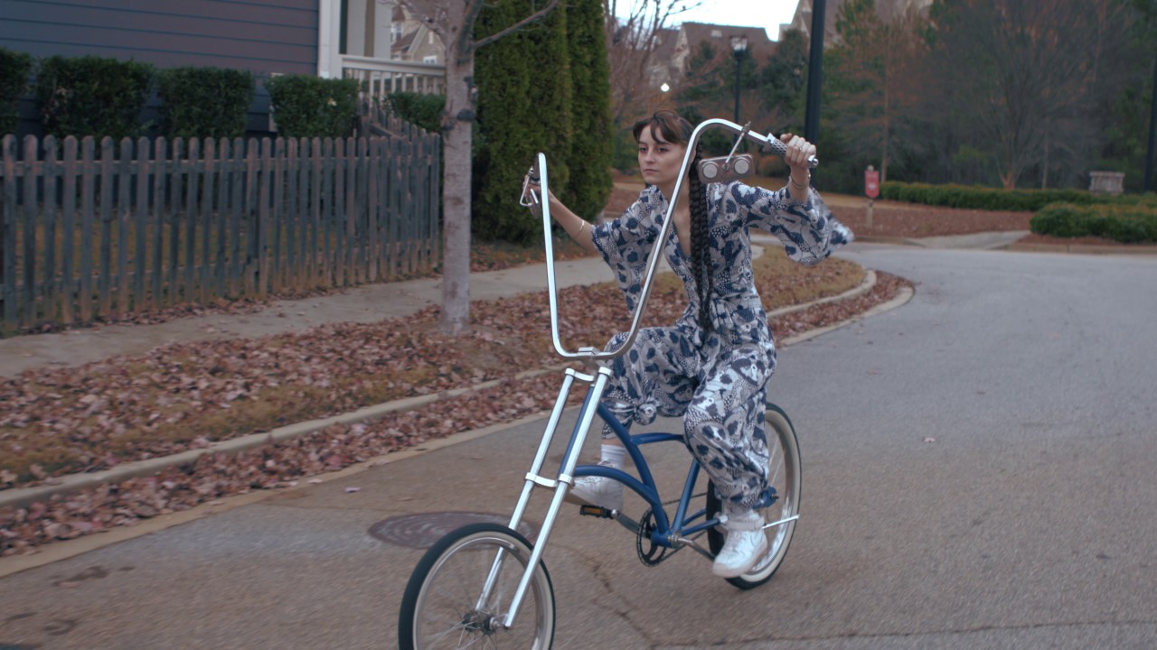 Faye Webster - She Won't Go Away (Official Music Video)