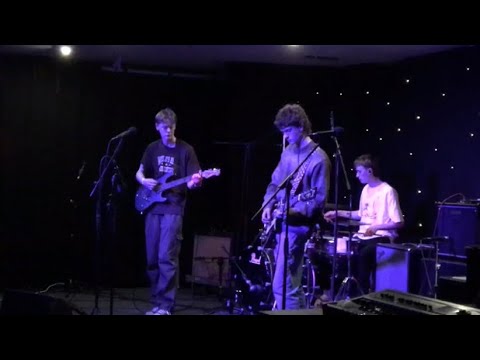 sign crushes motorist live - Sandino's 18/08/2023