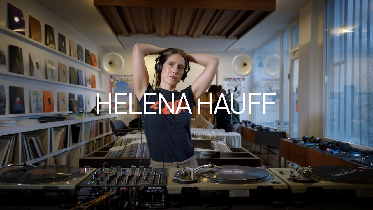 Yoyaku Instore session Helena Hauff