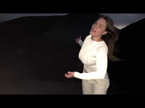 Sigrún - Catching up (Official Music Video)