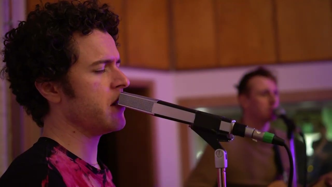 Marco Van Basten & The Castles - A Different World Around Me (live at Popschutz Studio)