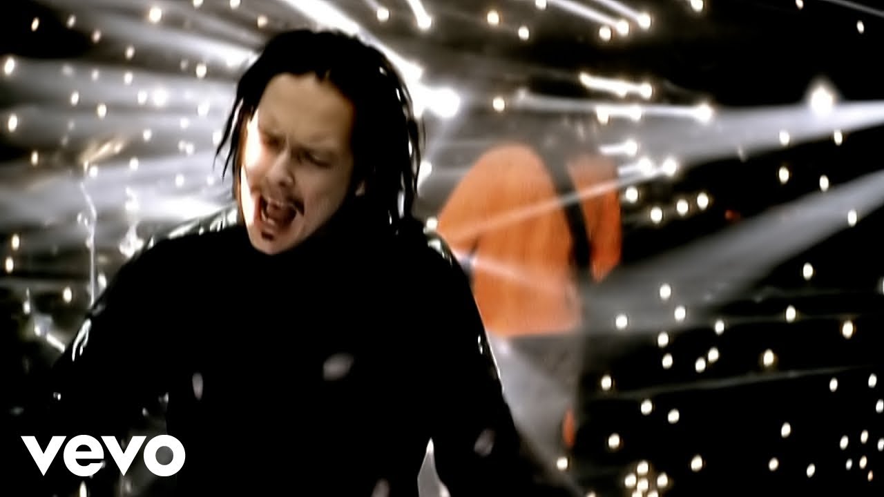 Korn - Freak On A Leash (Official Video)