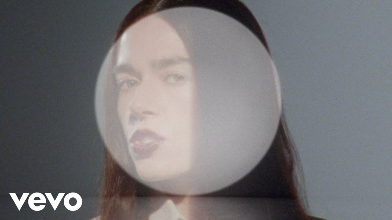 Sinead O'Brien - Holy Country (Official Video)