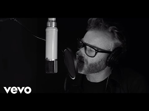 Matt Berninger - Walking on a String (feat. Phoebe Bridgers)