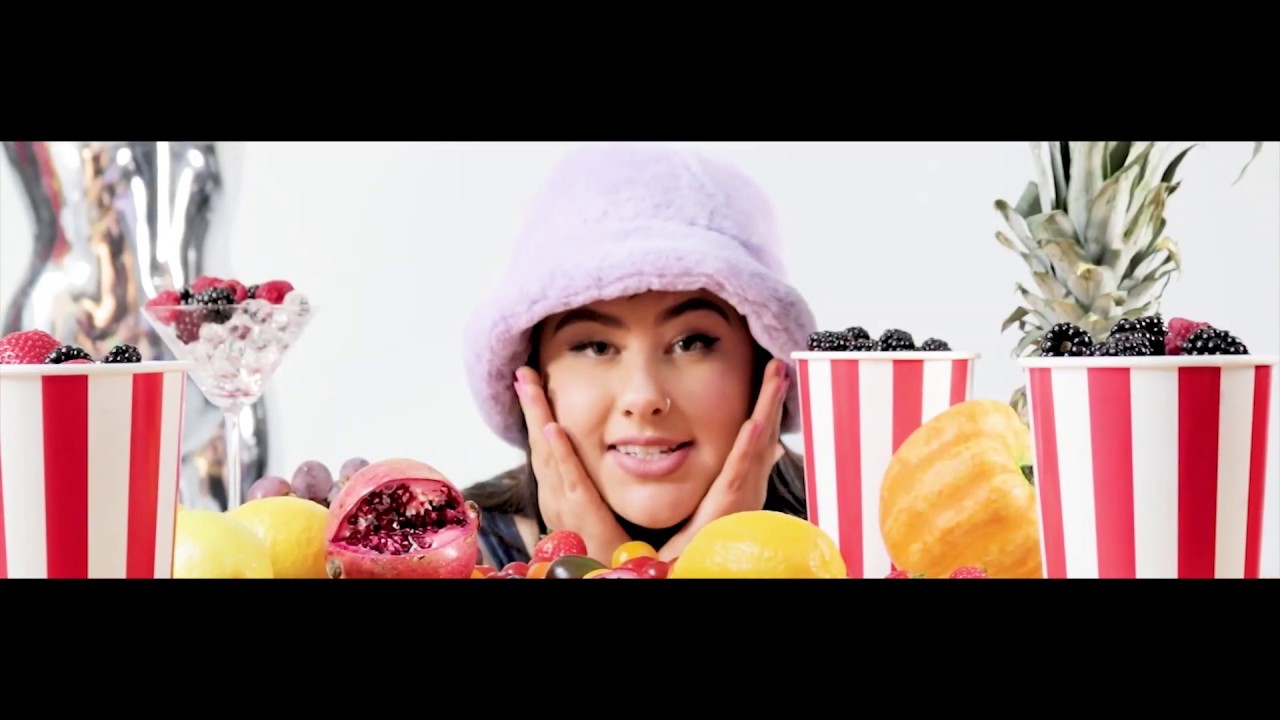 Bobbi Arlo - Berries
