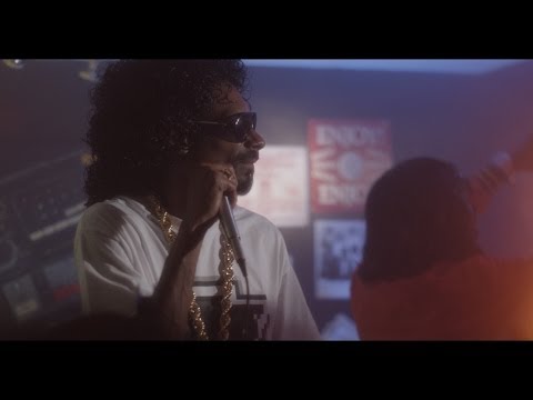 7 Days of Funk - Dam-Funk & Snoop - Faden Away (Official Video)