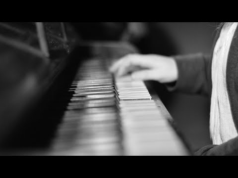 Áine Cahill - The Pictures