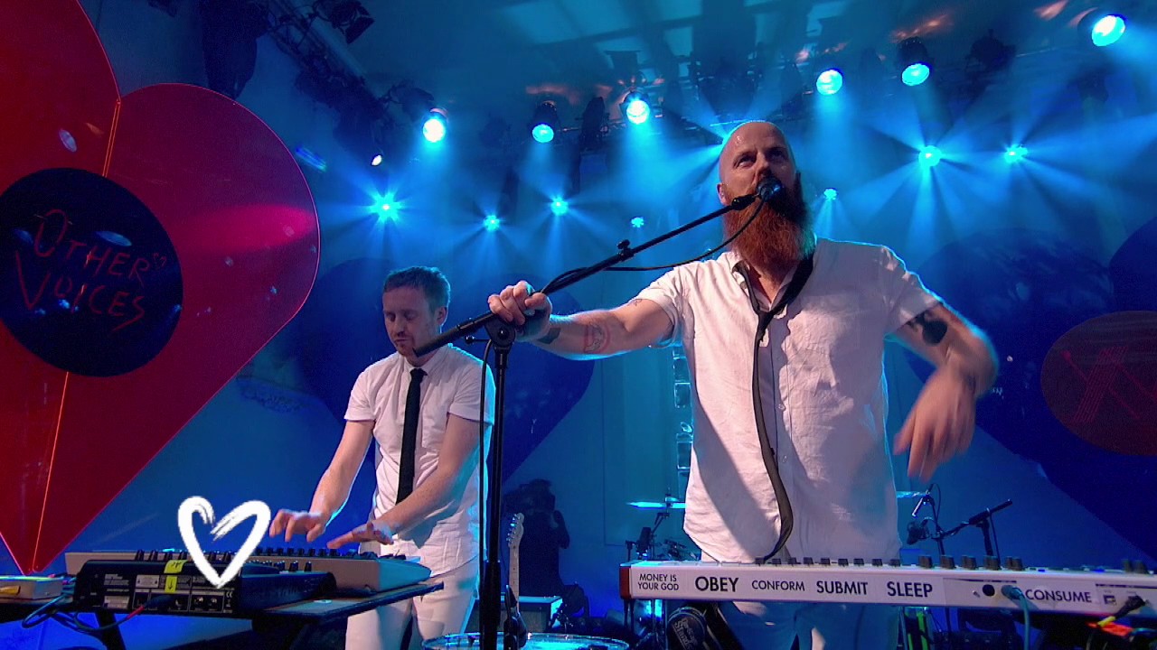 Le Galaxie - Put The Chain On