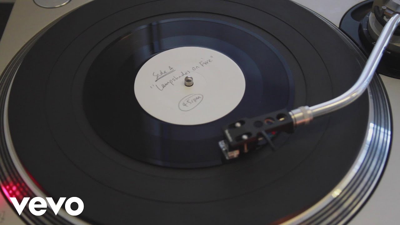 Modest Mouse - Lampshades on Fire (Spinning 7" video)
