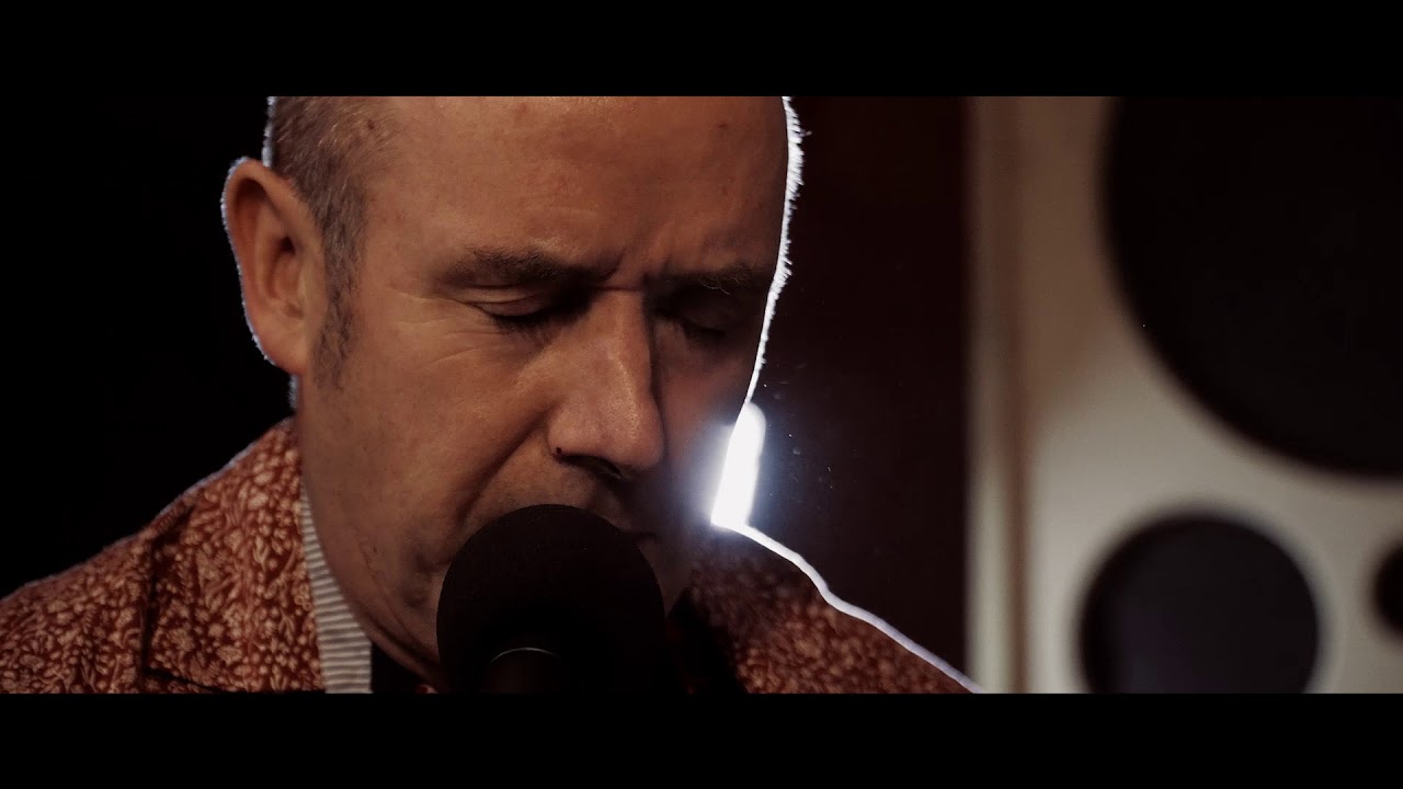 Jinx Lennon Live at Guerrilla Sessions with Ray Wingnut