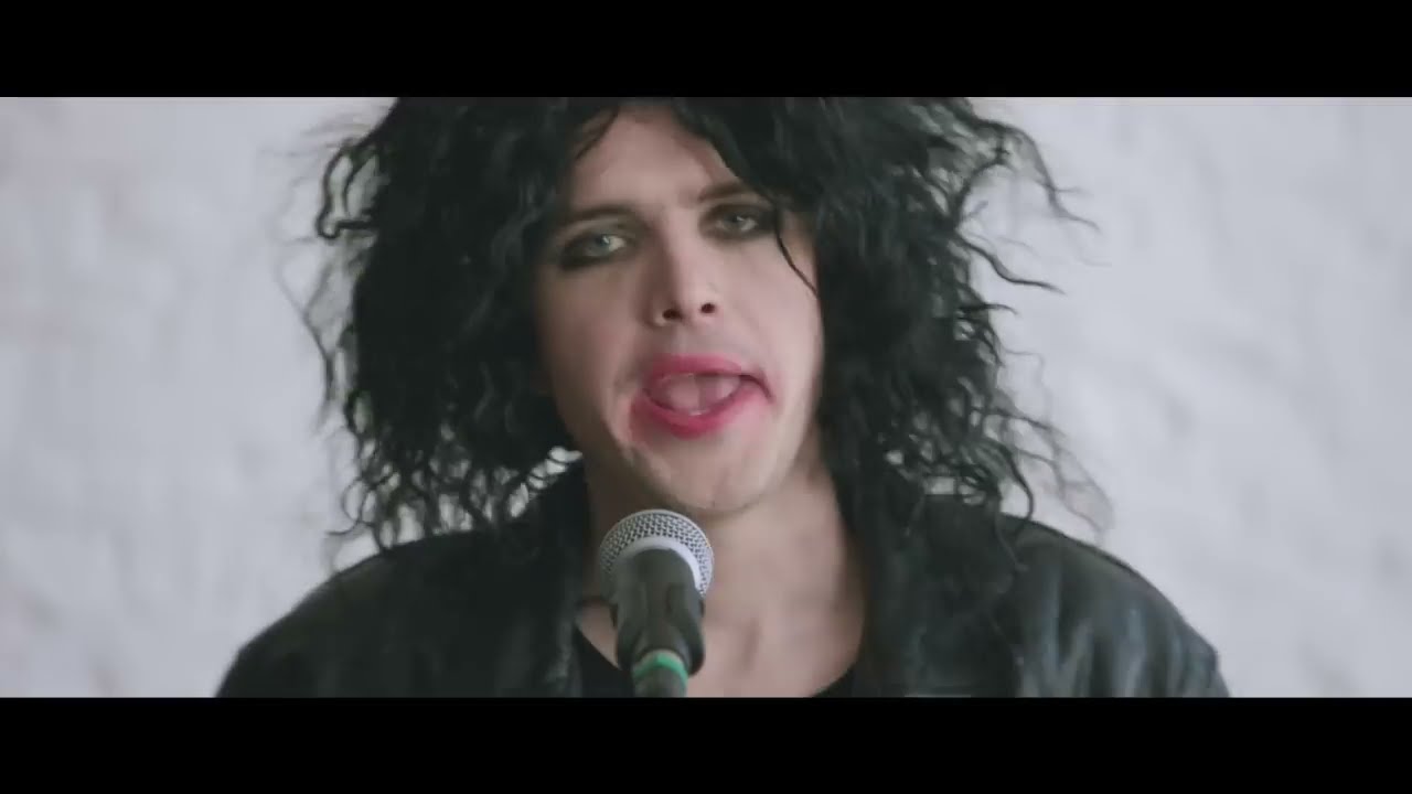 APELLA - WE MET AT A PARTY [OFFICIAL VIDEO]