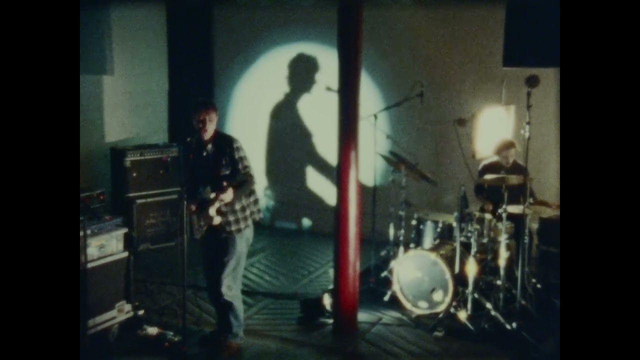 Dove Ellis - Love Is (Live at The Horse Hospital)