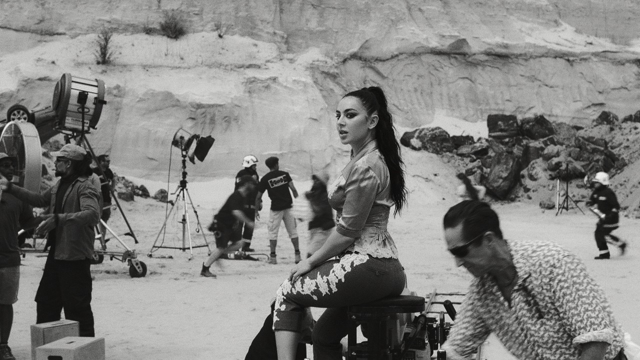 Charli xcx - Camera (Official Video)