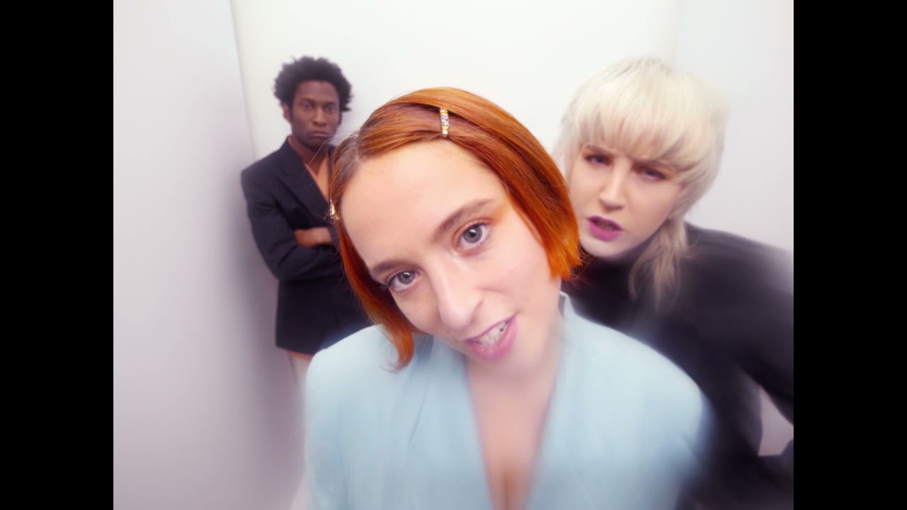 Zoee - Microwave (Official Music Video)
