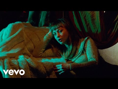 Angel Olsen - Hi-Five (Official Video)