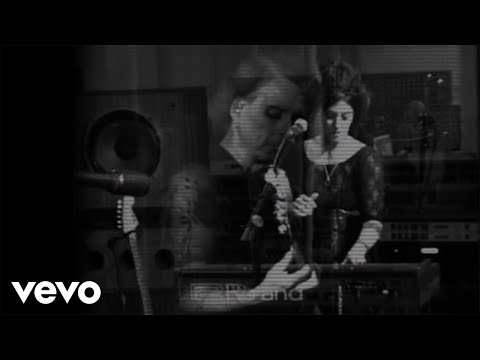 Sharon Van Etten & The Attachment Theory - Idiot Box (Official Video)
